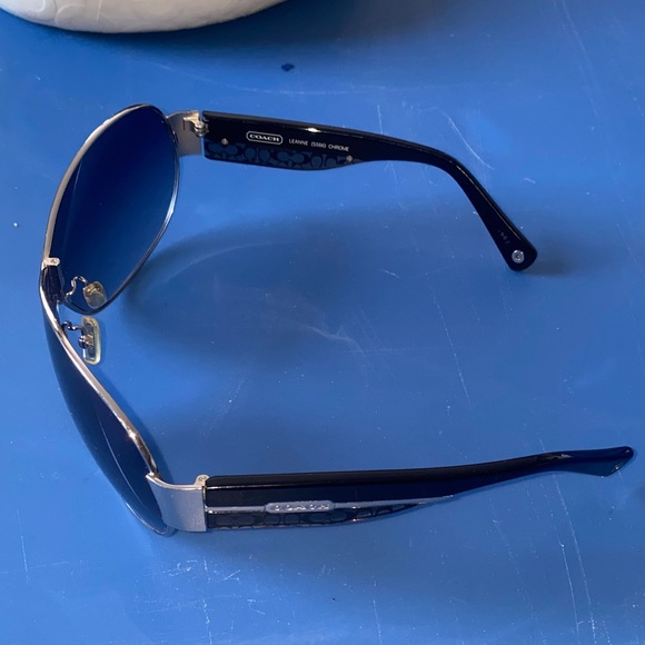 Coach Women's Black Sunglasses with Cream Case - Picture 3 of 10